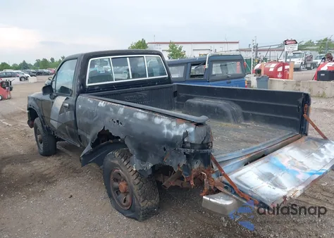 1989 Toyota Pickup 1/2 Ton Sht Wheelbase Dlx from USA, damaged, VIN JT4RN01P3K4014605